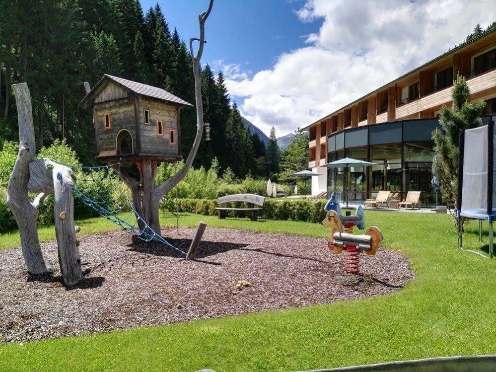Spa Hotel Zedern Klang Hopfgarten in Defereggen Eksteriør bilde